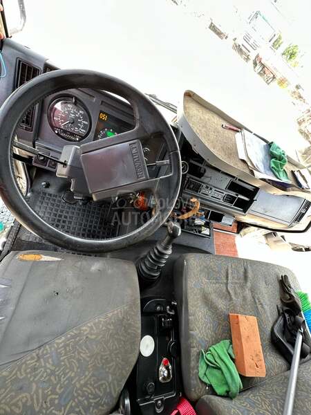 Renault 210 13