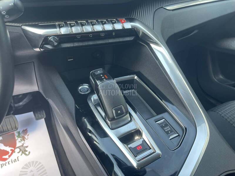 Peugeot 3008 1.2 B Autom