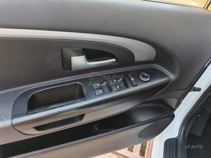 Kia cee`d sw 