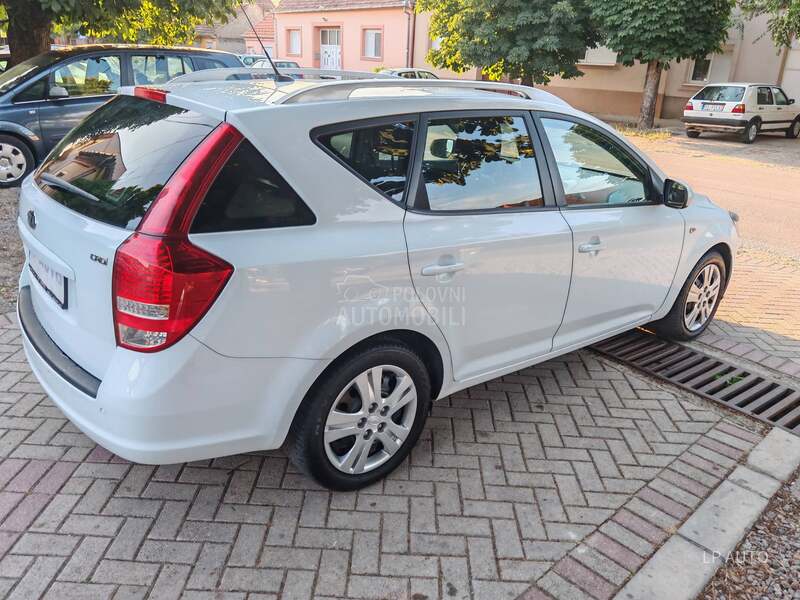 Kia cee`d sw 