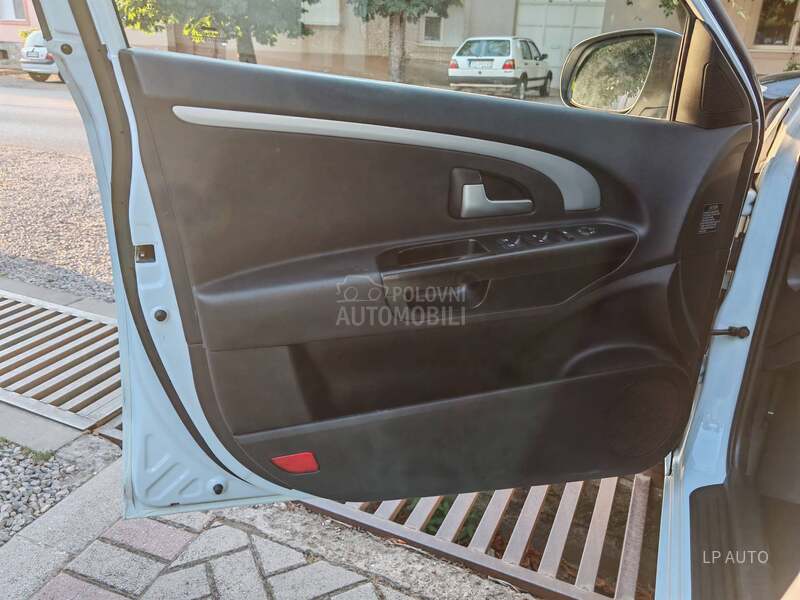 Kia cee`d sw 