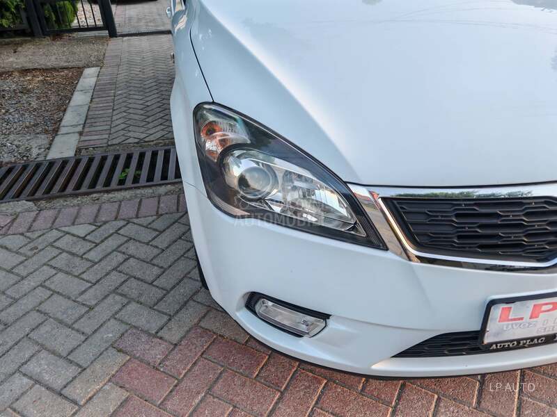 Kia cee`d sw 