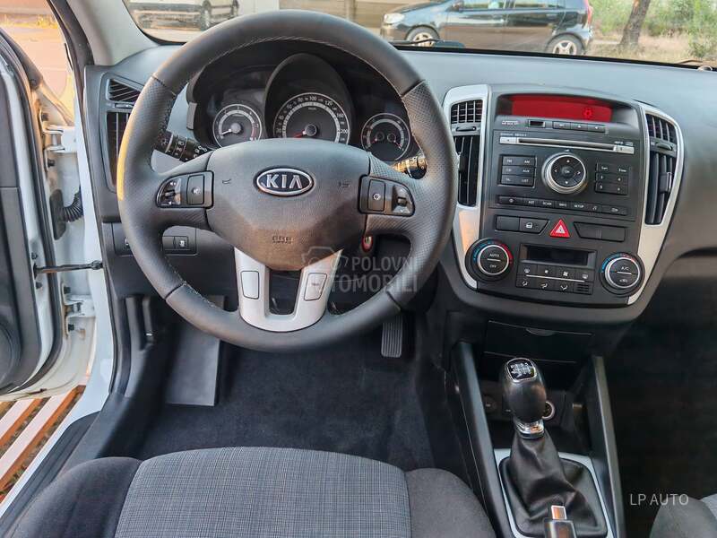Kia cee`d sw 