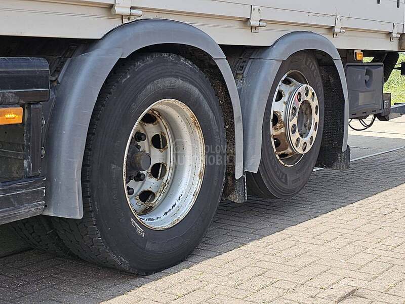 Scania P250 6X2 / 9m / LIFT