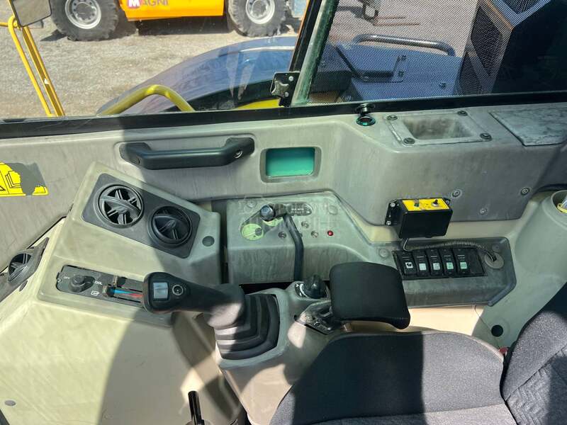 Yanmar SV100 1