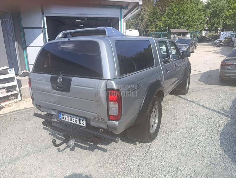 Nissan Navara 2.5tdi 4x4