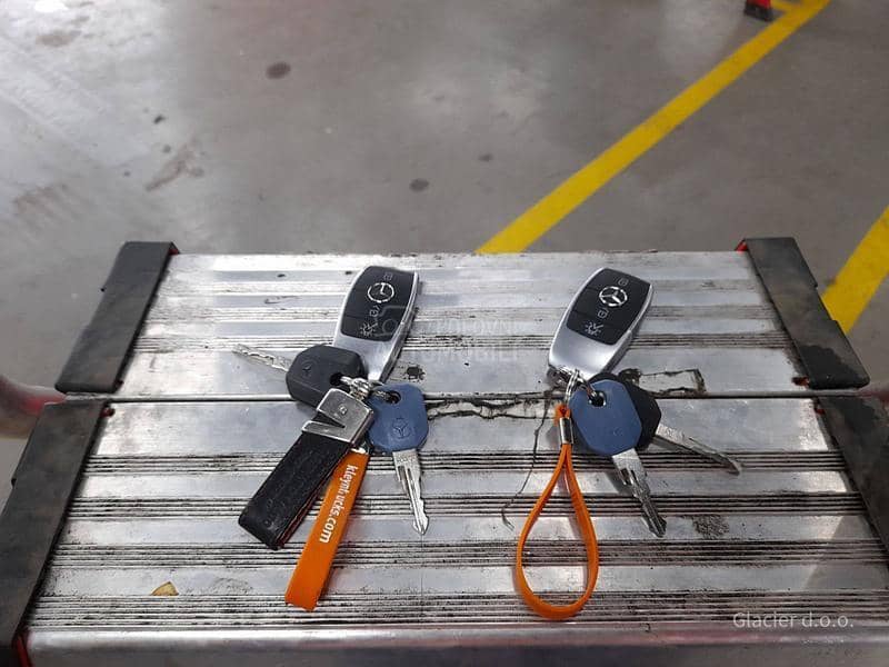 Mercedes Benz ACTROS 1836 / 7.4m / LIFT