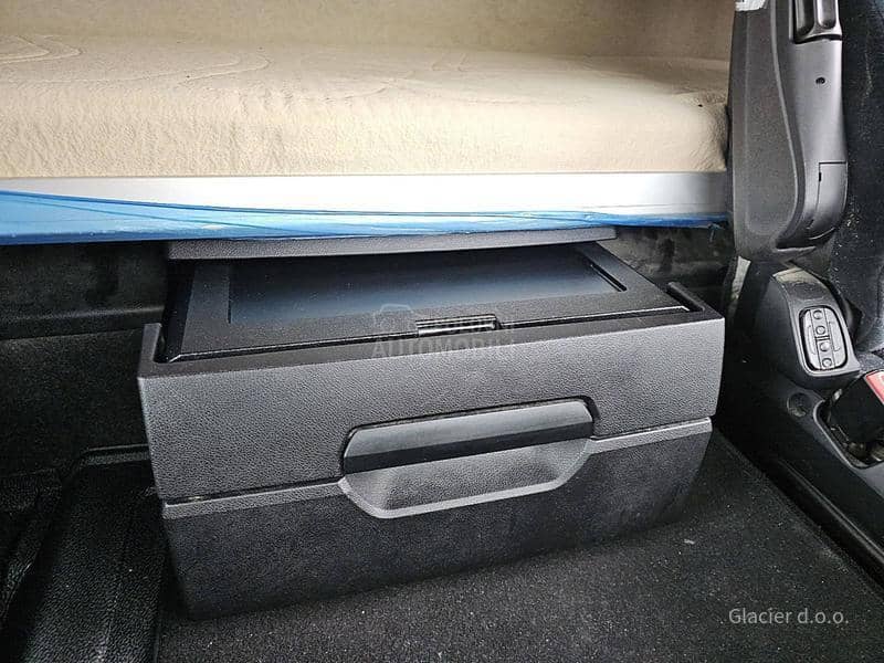 Mercedes Benz ACTROS 1836 / 7.4m / LIFT