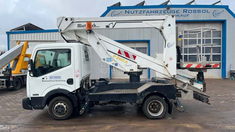Nissan Palfinger P200ANC