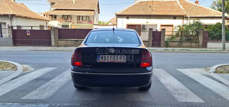 Škoda Superb 