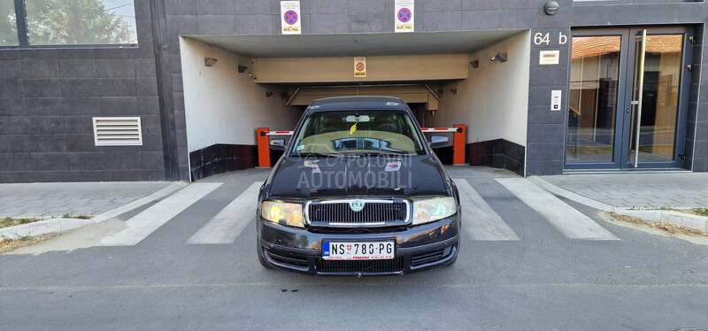 Škoda Superb 