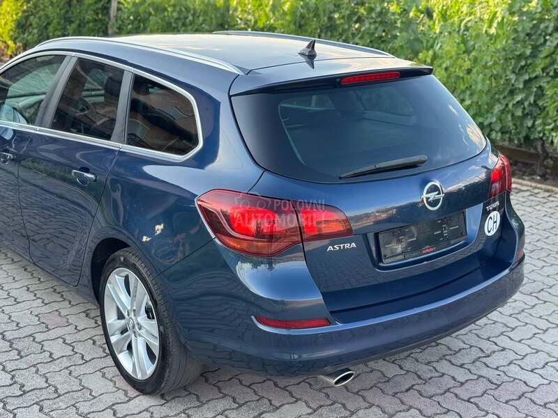 Opel Astra J Cosmo Sports Tourer