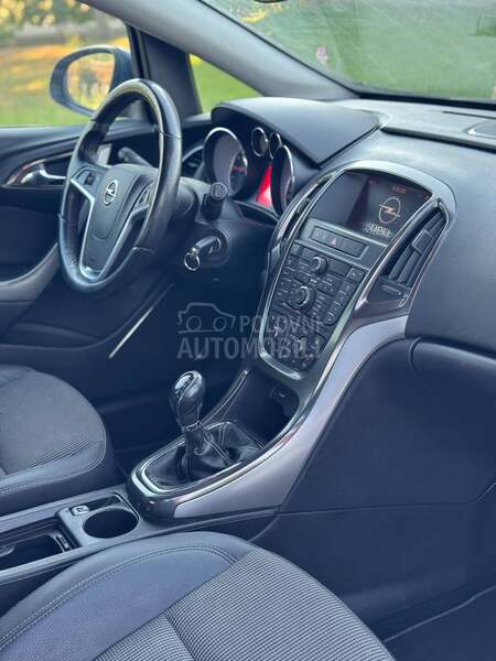 Opel Astra J Cosmo Sports Tourer