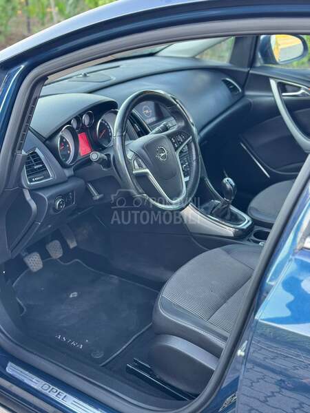 Opel Astra J Cosmo Sports Tourer