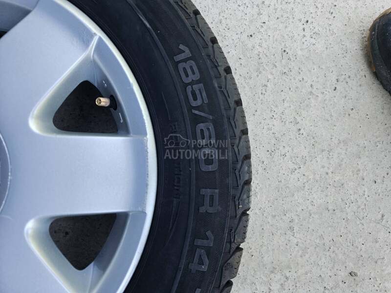 Uniroyal 185/60 R14 Zimska
