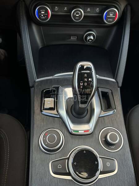 Alfa Romeo Stelvio Q4 Restyling