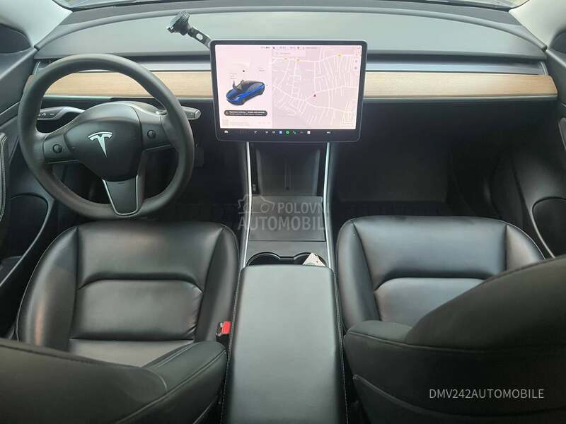 Tesla Model 3 AUT PILOT