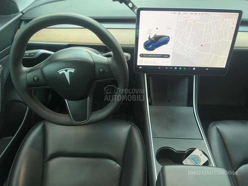 Tesla Model 3 AUT PILOT