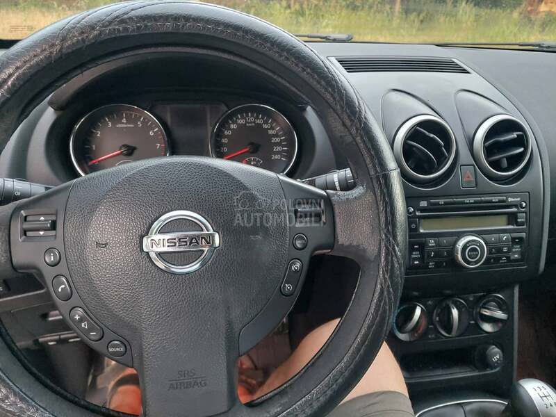 Nissan Qashqai 1.6 i