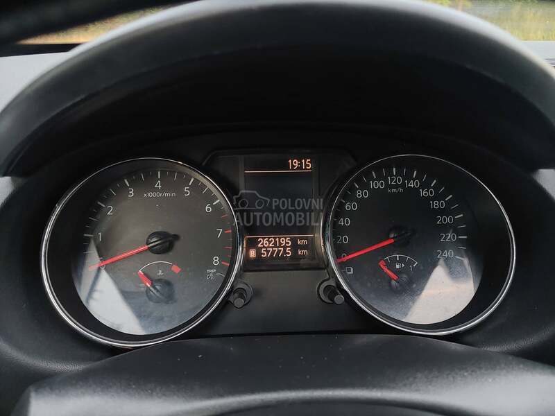 Nissan Qashqai 1.6 i
