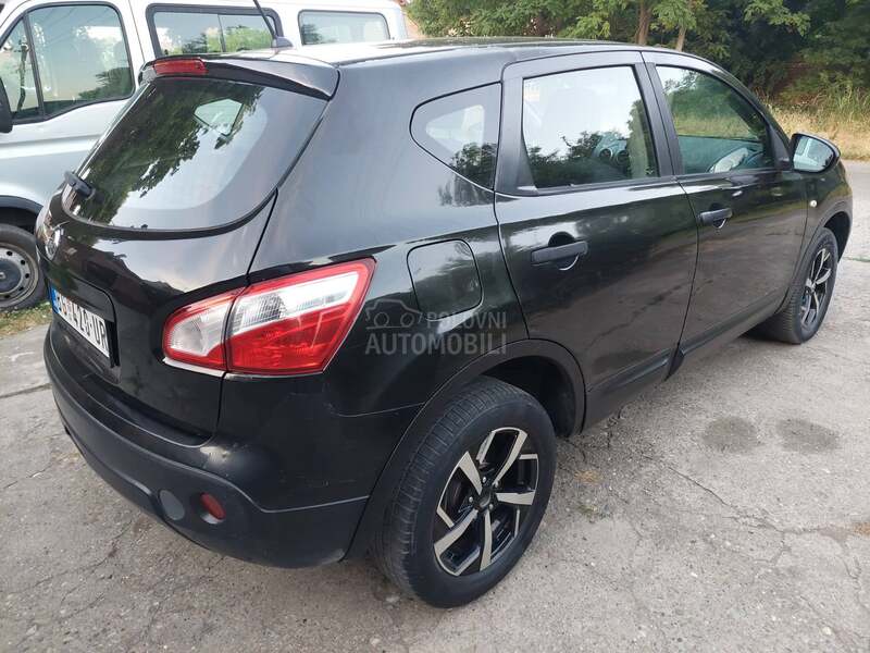 Nissan Qashqai 1.6 i