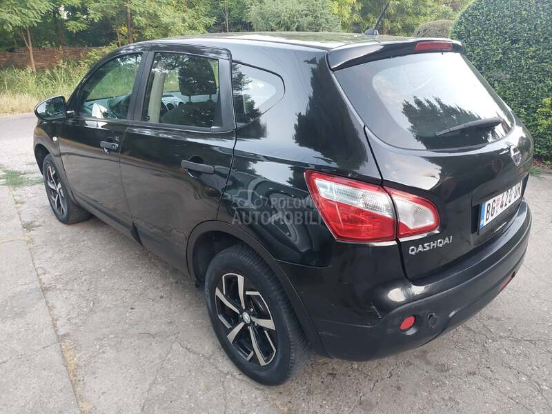Nissan Qashqai 1.6 i
