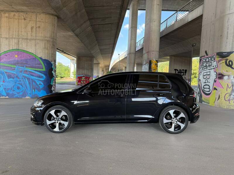 Volkswagen Golf 7 .5R-LINE/MATRIX/CNG