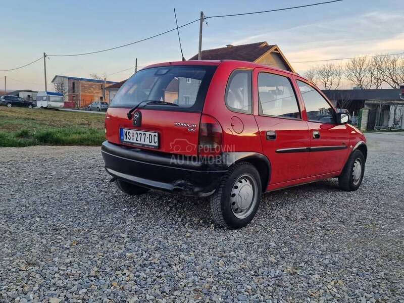Opel Corsa B 1.0i