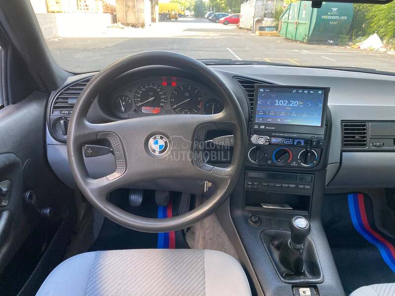 BMW 318 
