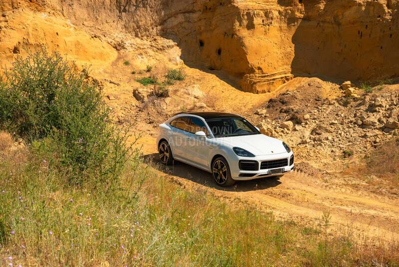 Porsche Cayenne Coupe/E- Hybrid / 22