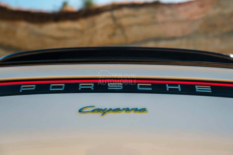 Porsche Cayenne Coupe/E- Hybrid / 22