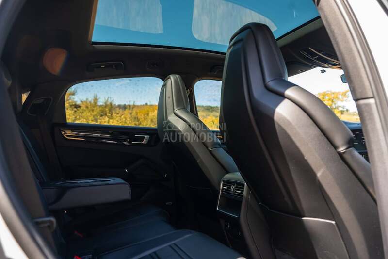 Porsche Cayenne Coupe/E- Hybrid / 22