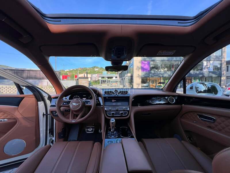 Bentley Bentayga V8 PANO CHROME FUL