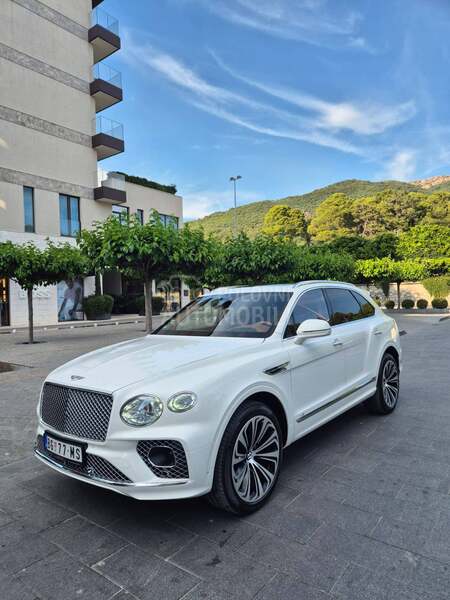 Bentley Bentayga V8 PANO CHROME FUL