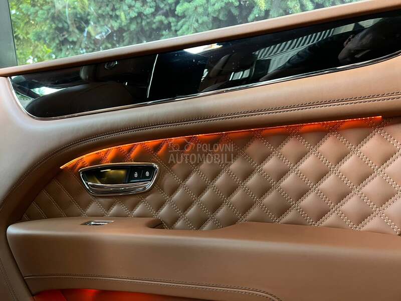 Bentley Bentayga V8 PANO CHROME FUL