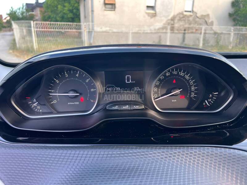 Peugeot 2008 style v.servi
