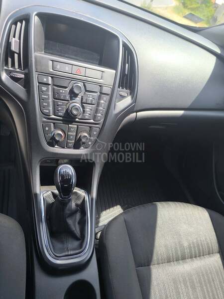 Opel Astra J 1,7cdti