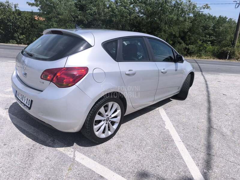 Opel Astra J 1,7cdti