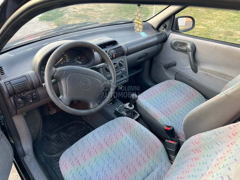 Opel Corsa B 1.2