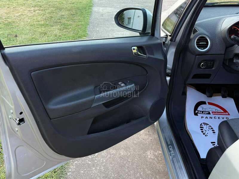 Opel Corsa D 1.4 COSMO NA.VI