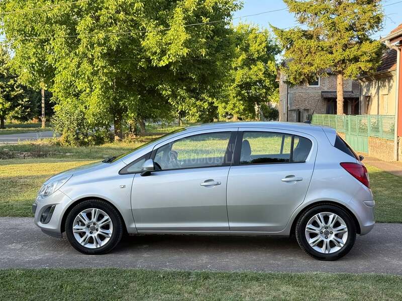 Opel Corsa D 1.4 COSMO NA.VI
