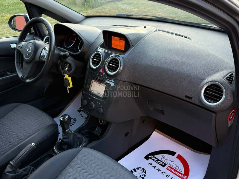 Opel Corsa D 1.4 COSMO NA.VI