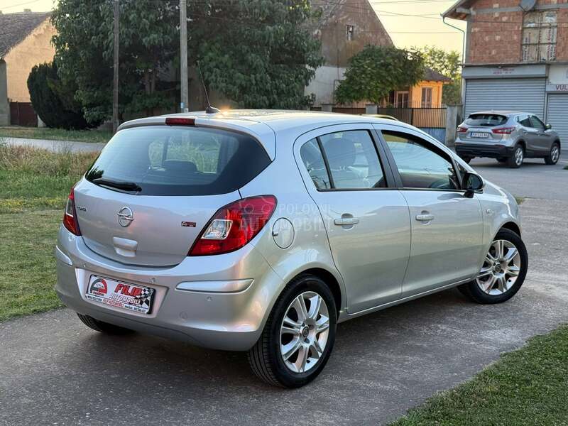 Opel Corsa D 1.4 COSMO NA.VI