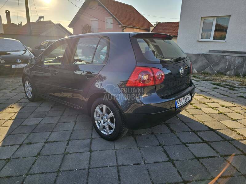 Volkswagen Golf 5 1.6
