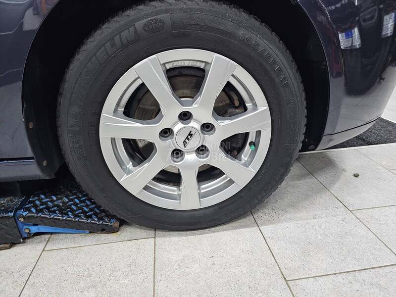 Volkswagen Golf 5 1.6