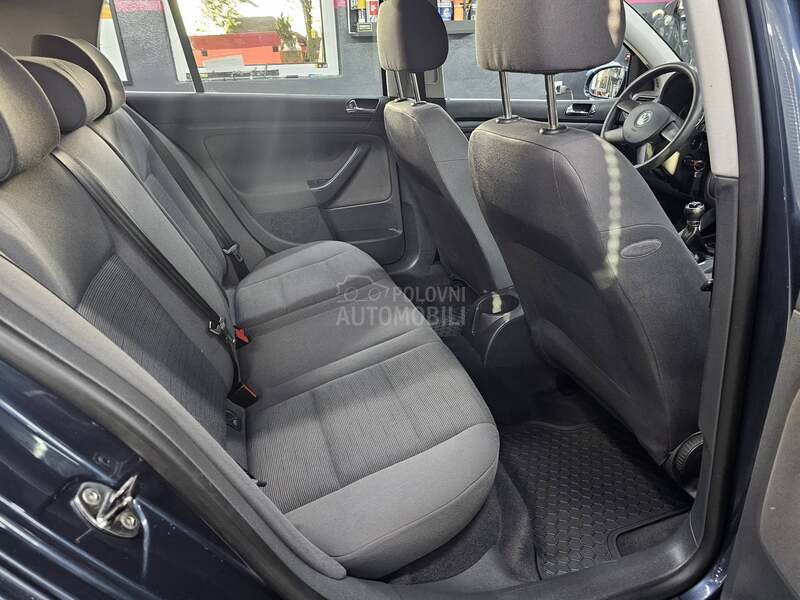 Volkswagen Golf 5 1.6