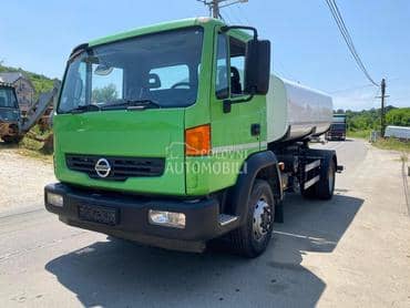 Nissan ALTEON cisterna