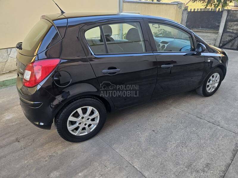Opel Corsa D 1.2 ben 5 v r a t a