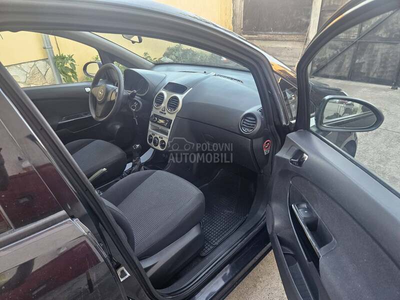 Opel Corsa D 1.2 ben 5 v r a t a