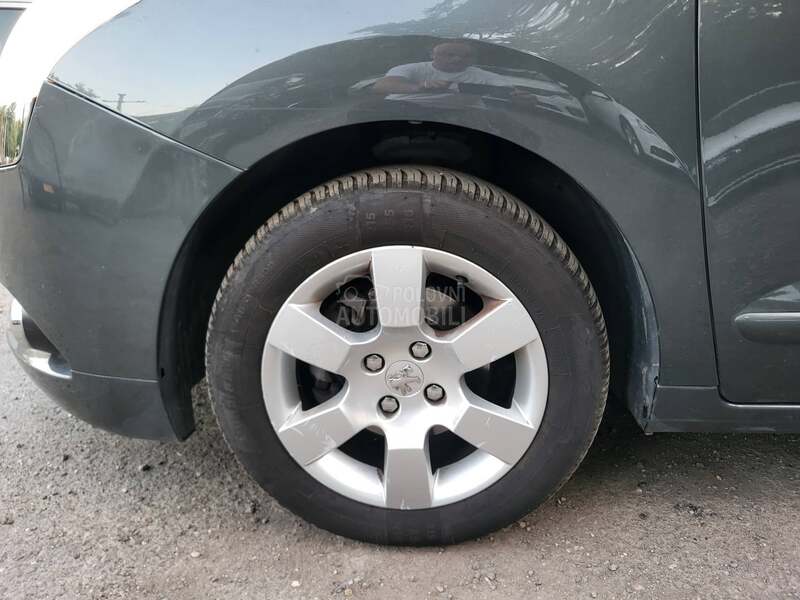 Peugeot 5008 1.6 eHDI 7sedista
